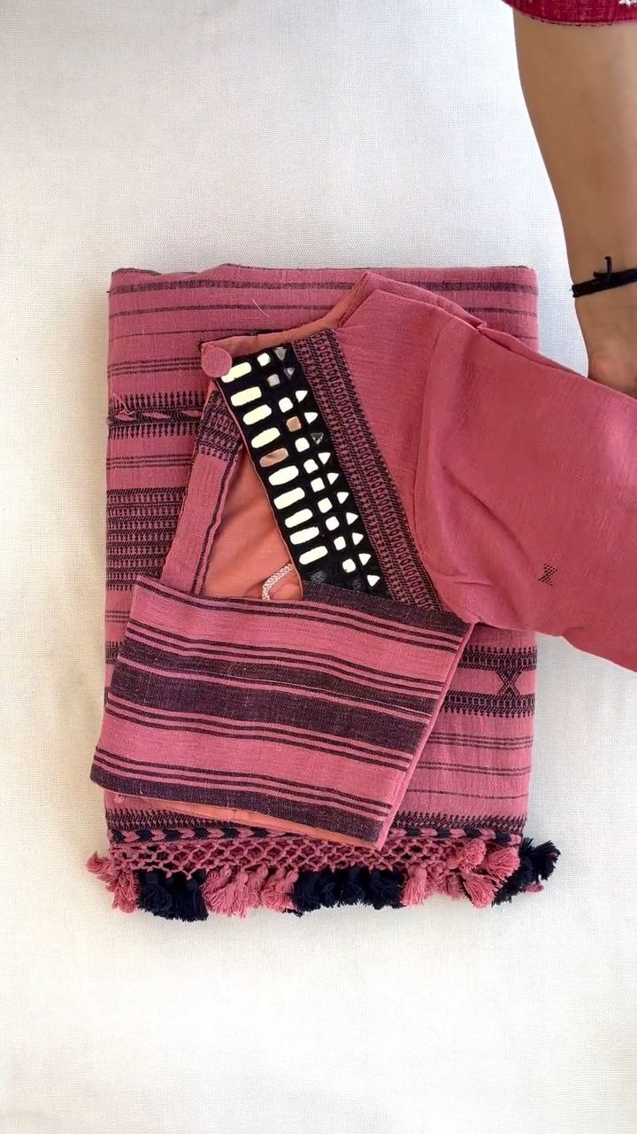 Multicolor Kutch Bhujodi Weave Handloom Cotton Stole - Image 3