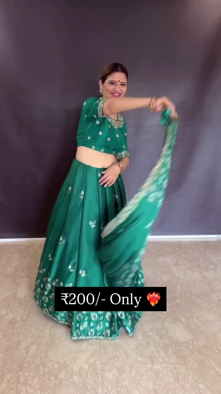 Soft Taffeta Silk with Printed Butti Work - Image 3