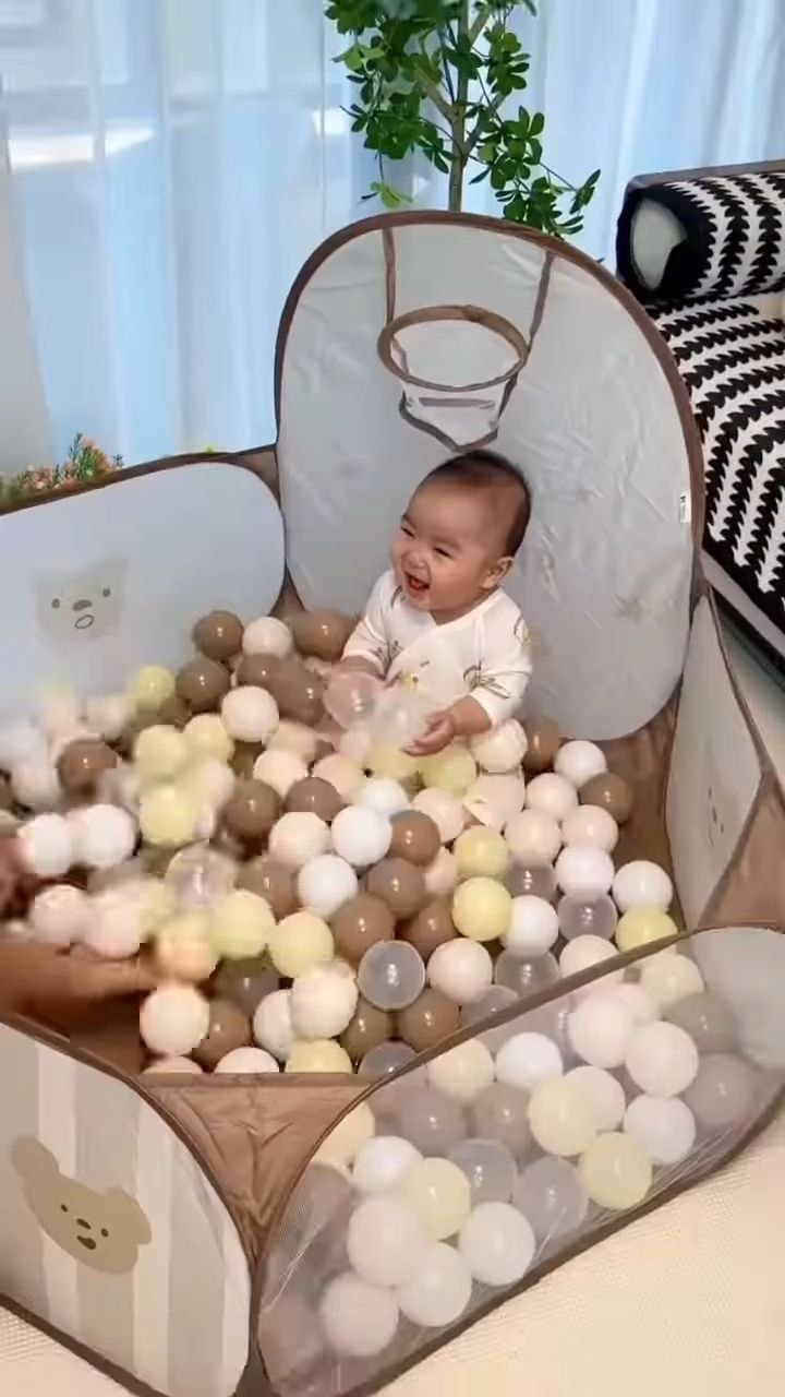 Baby Ball Pit Playpen with Basketball Hoop