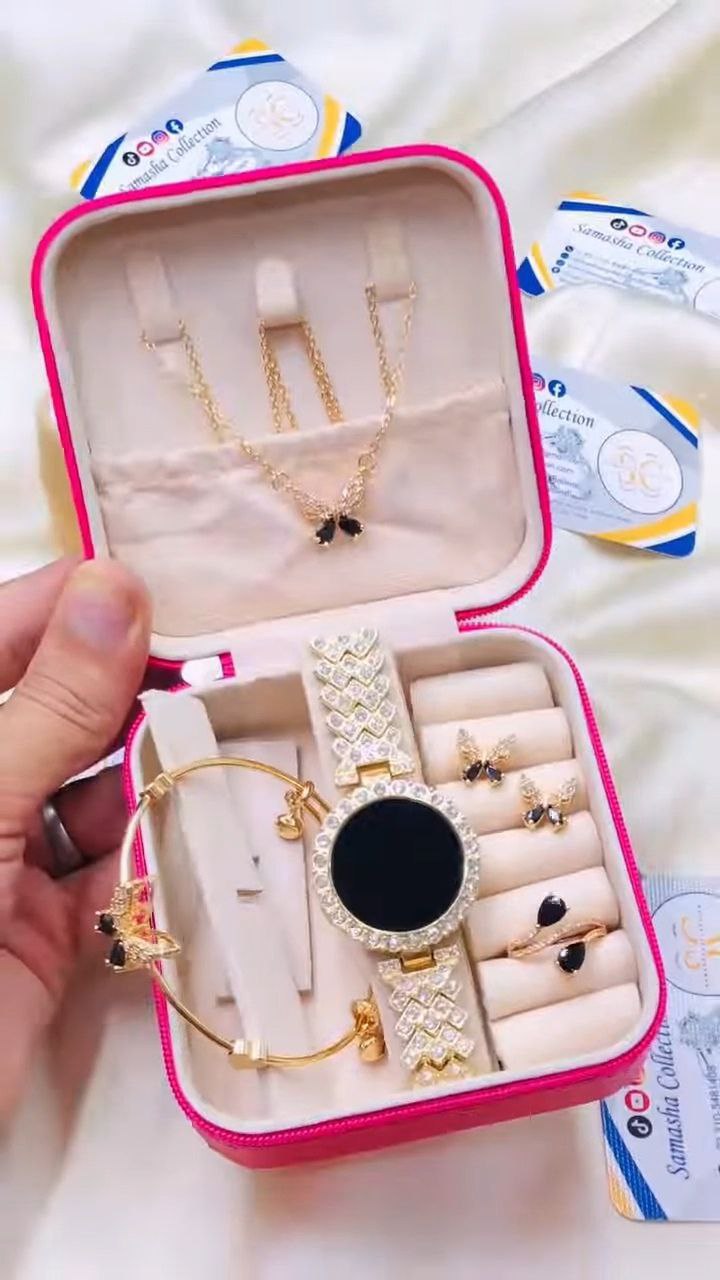 Gold Tone Black Stone Jewelry Watch Gift Set for Women