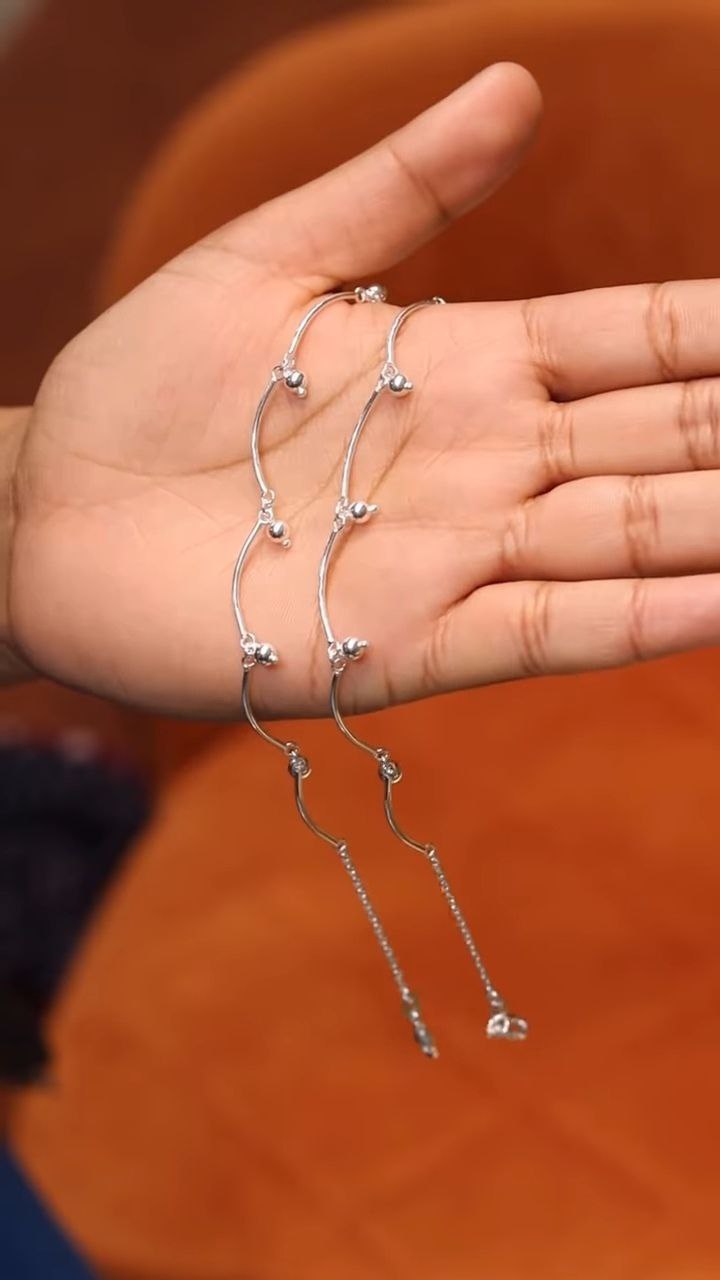 Minimal Silver Wave Anklet with Drop Beads - Image 4