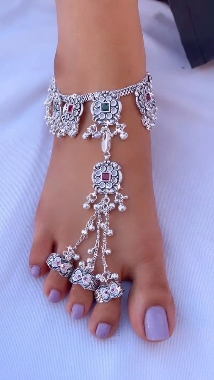 Traditional Silver Anklet with Toe Rings Set - Image 3