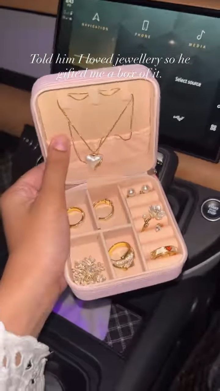 Elegant Travel Jewellery Organizer Box - Image 2