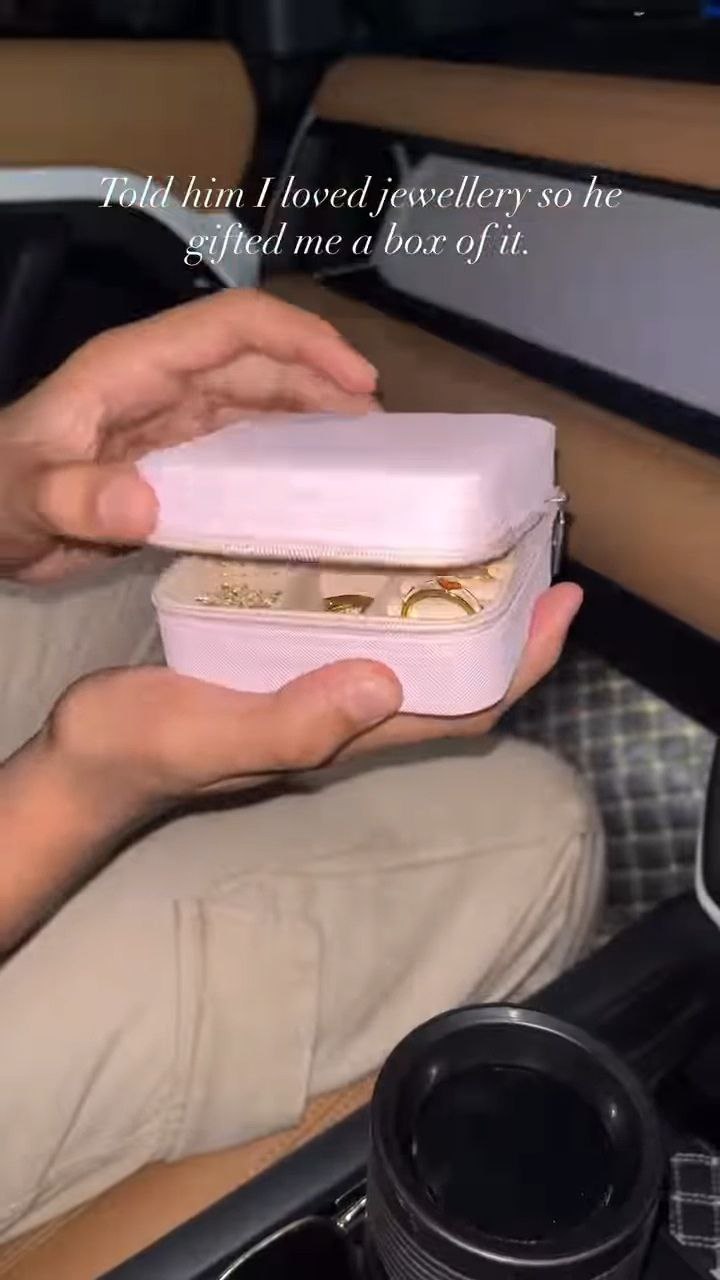 Elegant Travel Jewellery Organizer Box - Image 4